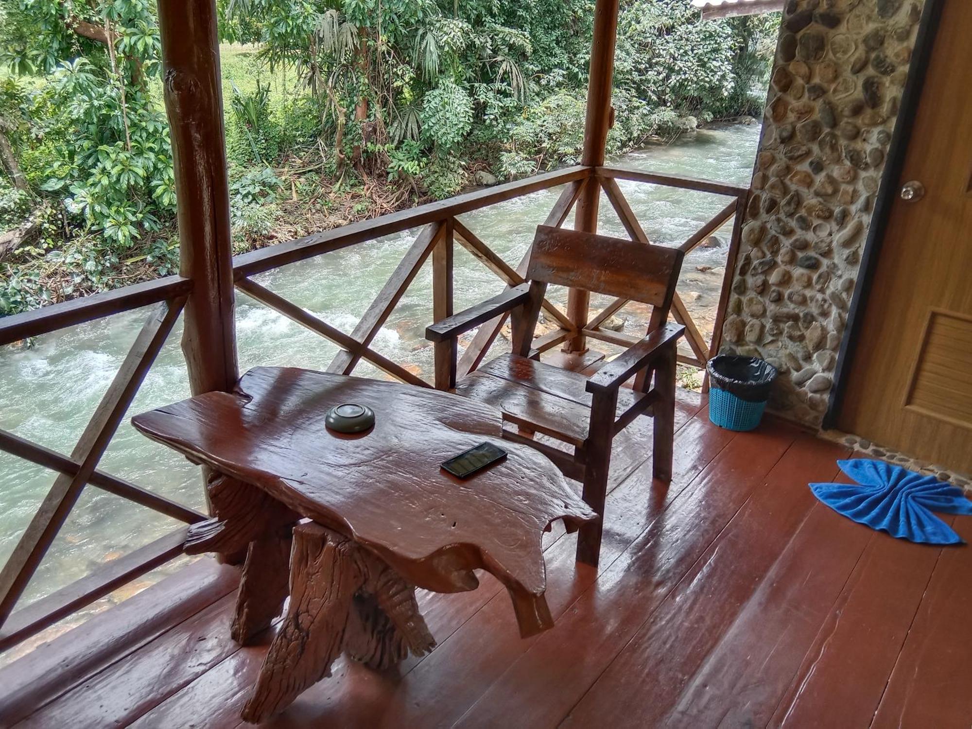 Tree Tops River Huts Khao Sok National Park Exterior foto